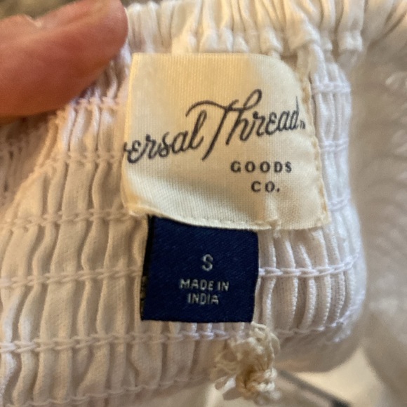 Universal thread size S white dress - Picture 4 of 5